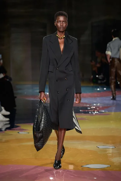 Look 14